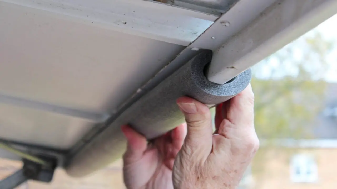 Draft-Proofing And Air Gap Solutions For Roll-Up Doors